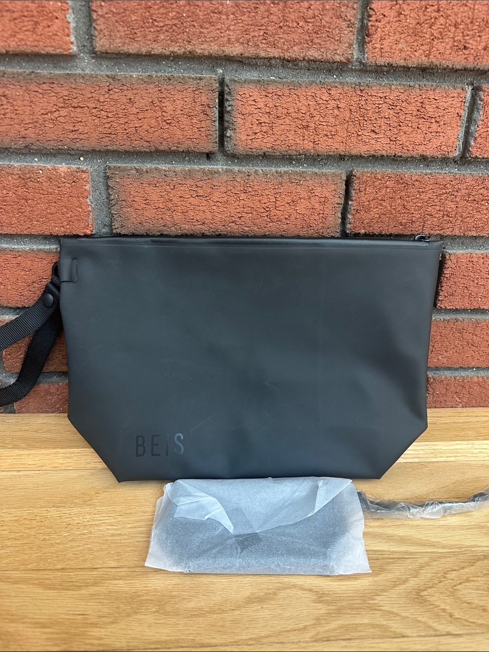BEIS Luggage Black Travel Pouch With NWT Luggage Tag